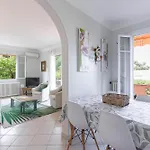 Villa Les Chenes Verts By Halldis *