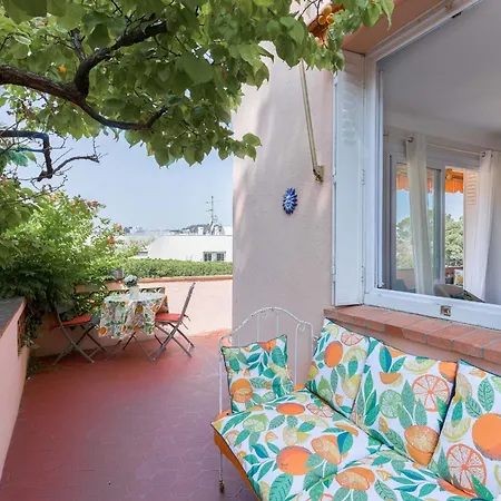 Les Chenes Verts By Halldis Villa *
