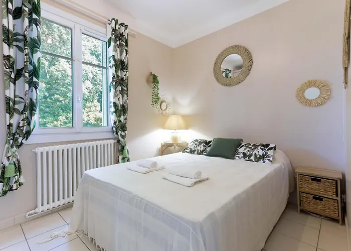 Villa Les Chenes Verts By Halldis