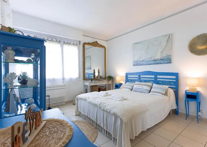 Les Chenes Verts By Halldis Villa