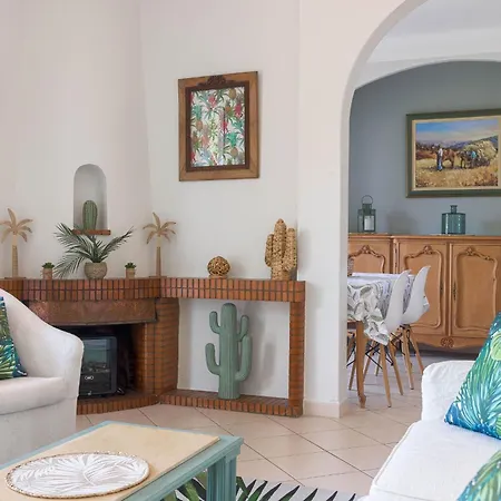 빌라 Les Chenes Verts By Halldis 르까네